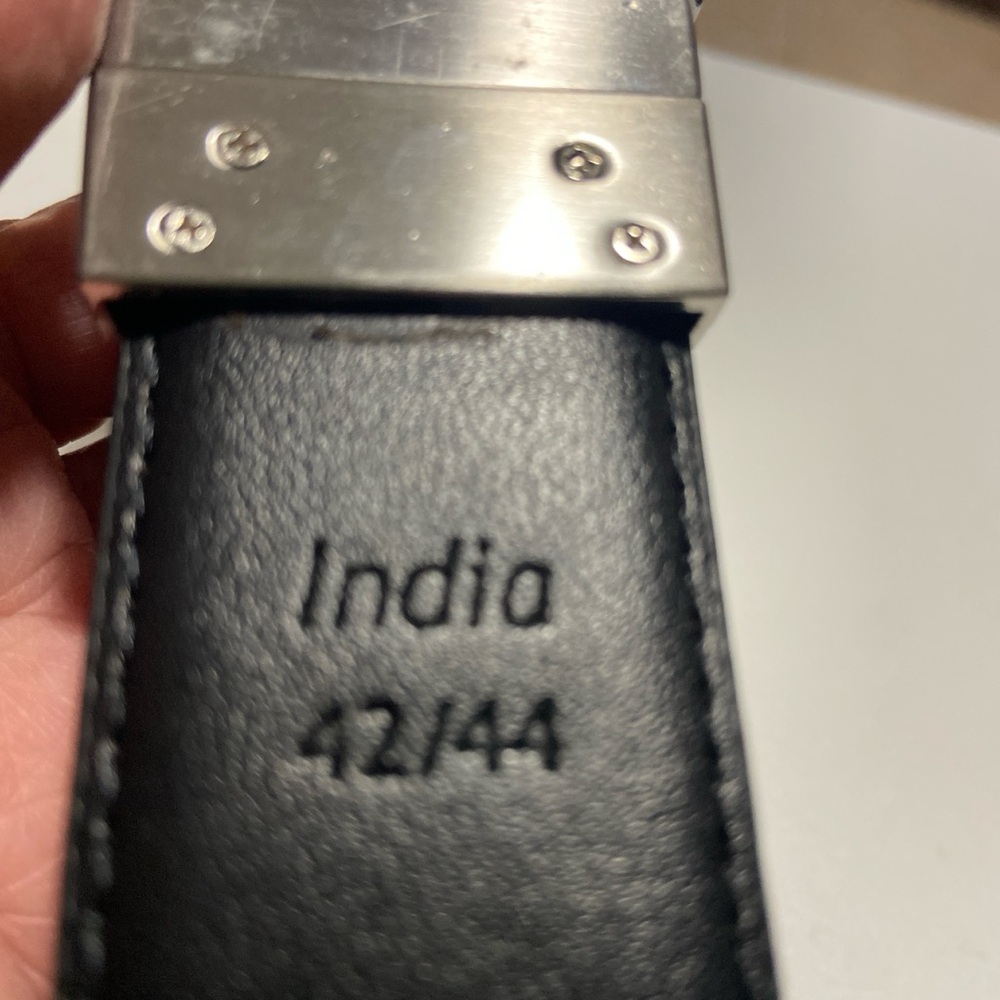 Steve Madden Reversible Black and Brown Leather Belt - Picture 3 of 3